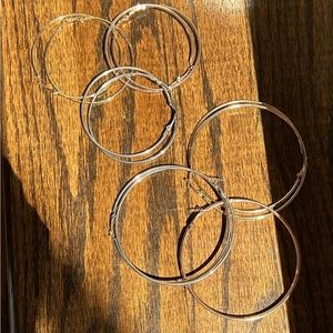 Bundle of 6 like new hoop earrings!